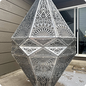 Custom cut acrylic display structure with precise transparent edges