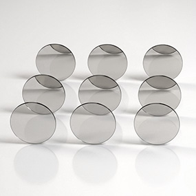 Small round glass discs for optical and industrial use