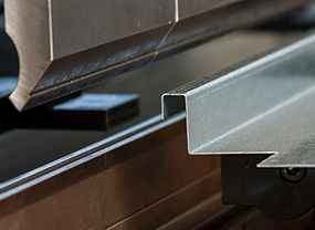 Consistent brushed metal finish for stainless steel and aluminium parts